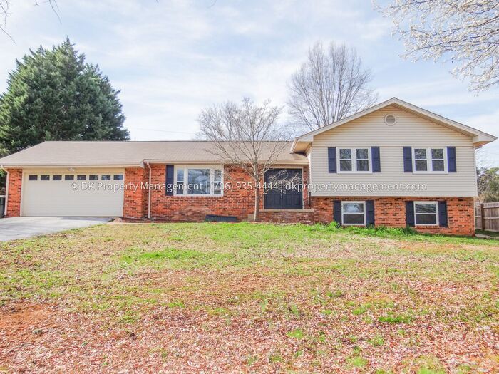 Foto principal - East Brainerd House with Fenced in Yard!
