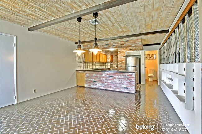 Building Photo - 1852 Silverwood Ter