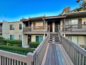 Building Photo - 615 Vine St