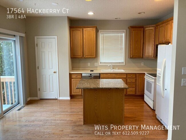 Foto del edificio - 17564 Hackberry Ct