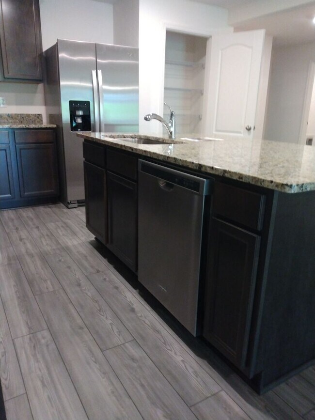 Foto del edificio - 8871 Southern Charm Cir