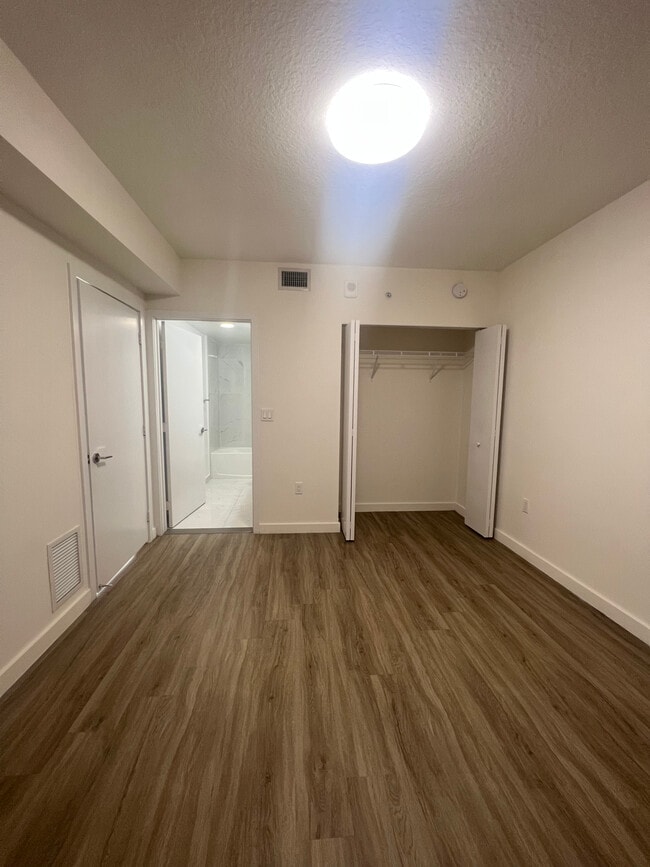 Foto del edificio - 1027 NW 1st Ct