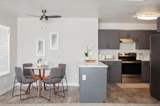 Building Photo - Passage