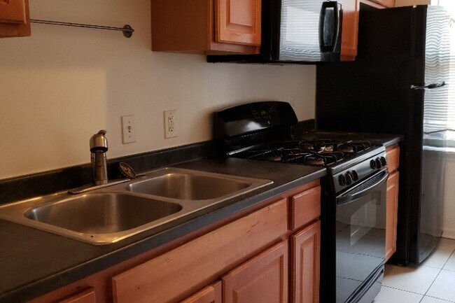 Foto del edificio - 3400 W Cortland St