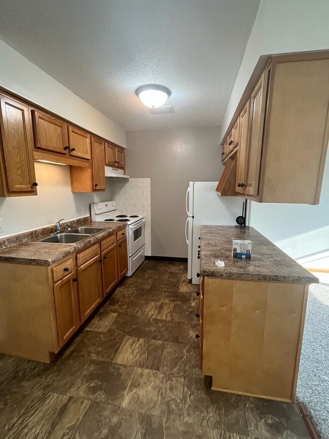 Building Photo - 7623 48th Ave