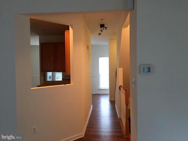 Building Photo - 932 Persimmon Pl