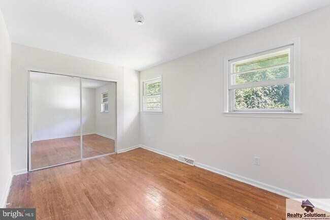 Building Photo - 353 Blackwood Rd