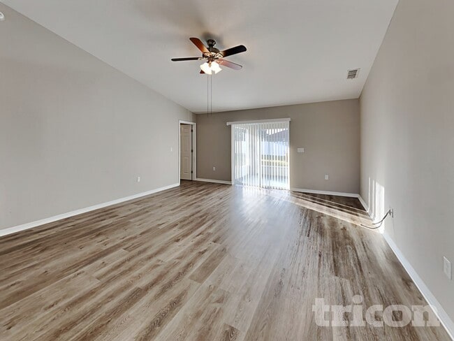 Building Photo - 2075 Sunflower St