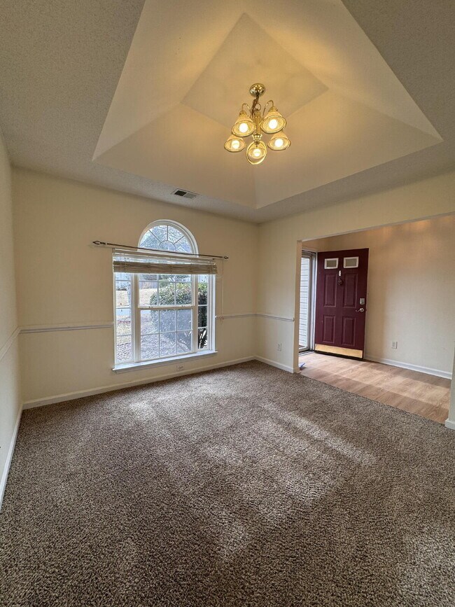 Foto del edificio - Spacious 3BR Home with Large Fenced Yard – Prime Simpsonville Location!