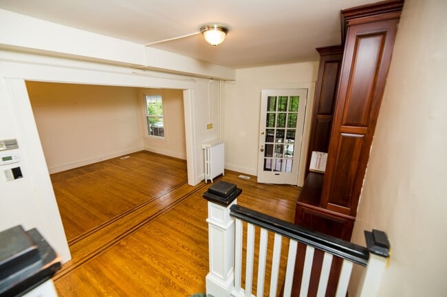 Foto del edificio - 2026/2027 JHU off-campus Renovated Charles Village 5bd/2ba w/ W/D & CAC Available 6/9/26