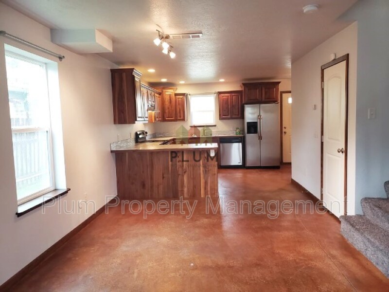 Primary Photo - 2130 Mount Ave