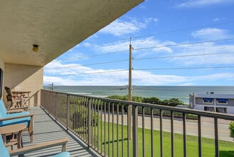 Building Photo - 1055 Ocean Dr