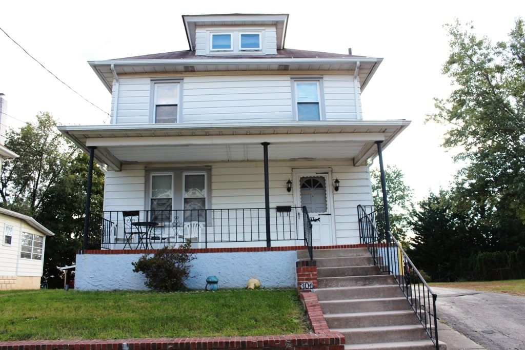 306 Victoria St, Glassboro, NJ 08028 House Rental in Glassboro, NJ