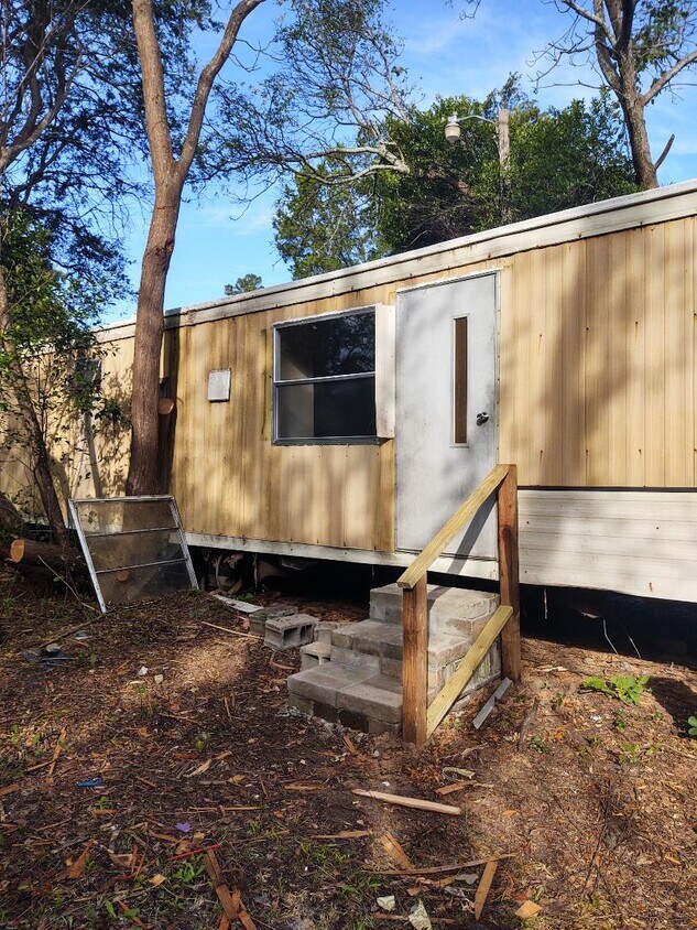 Foto principal - 302 Seminole Dr