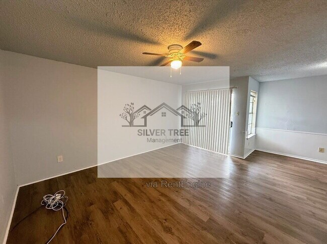 Foto del edificio - 4820 Wellesley Ave