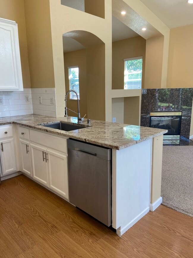 Building Photo - Chelsea Ridge - Broadstone. Walk to park, ...