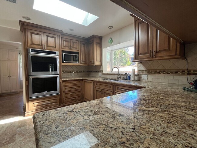 Foto del edificio - Coming Soon! 3 bd/2.5 bath home in the rolling foothills of Vista