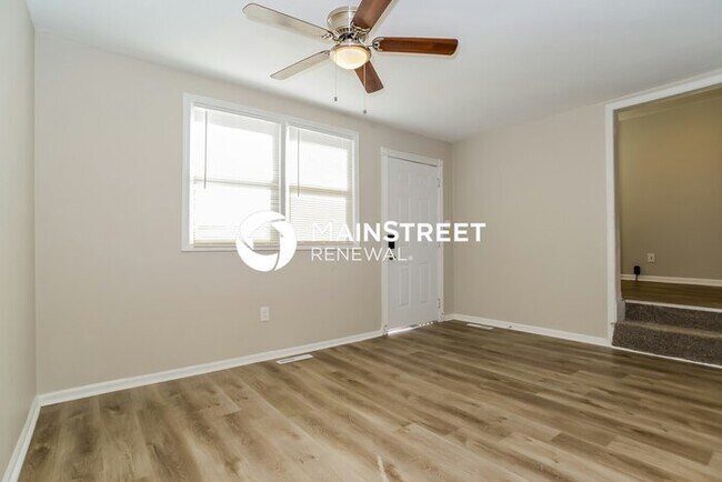 Building Photo - 6 Bedroom Pet-Friendly Home in BELTON, MO ...