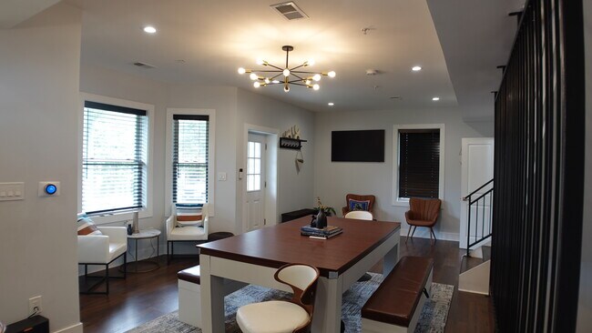 Foto del edificio - 903 Hamilton St NW