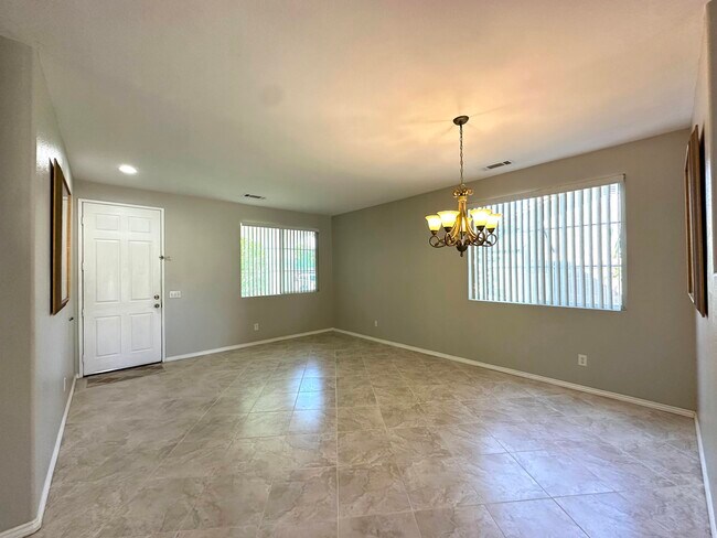 Foto del edificio - 47510 Stetson Ct