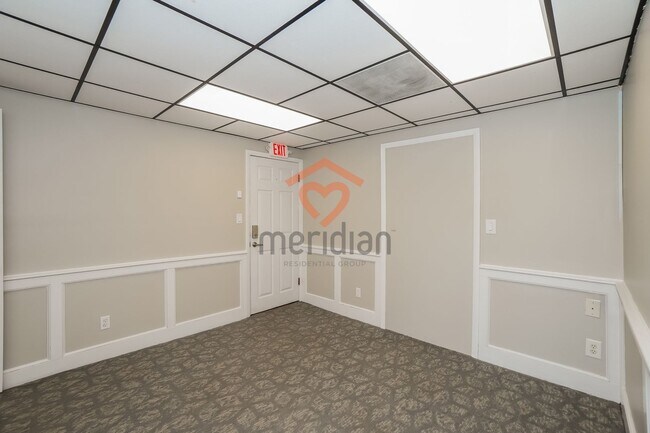 Building Photo - 1BR All utilities included!