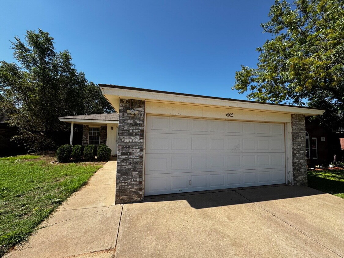 Foto principal - 6105 5th St