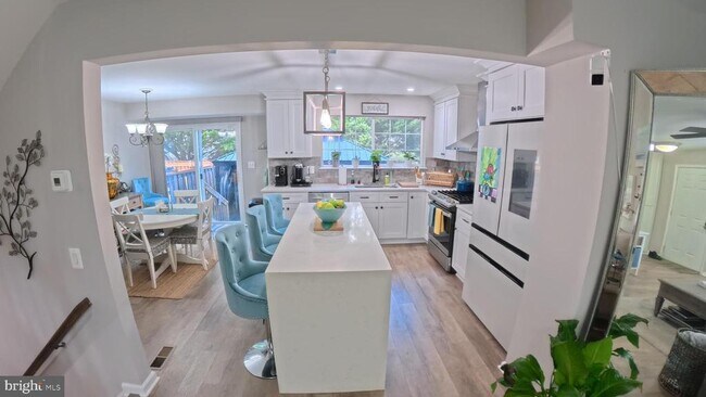Foto del edificio - 16883 Toms River Loop