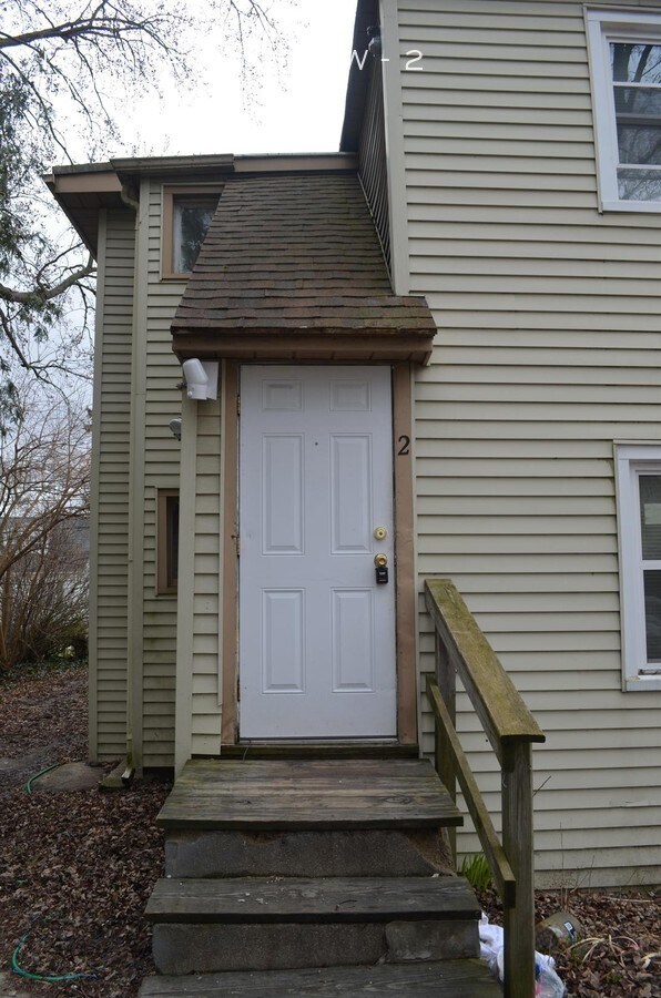 Building Photo - 1215 Crosby St NW