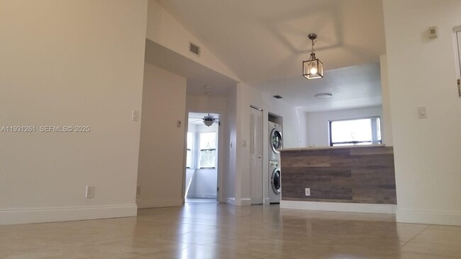 Foto del edificio - 10121 W Sunrise Blvd