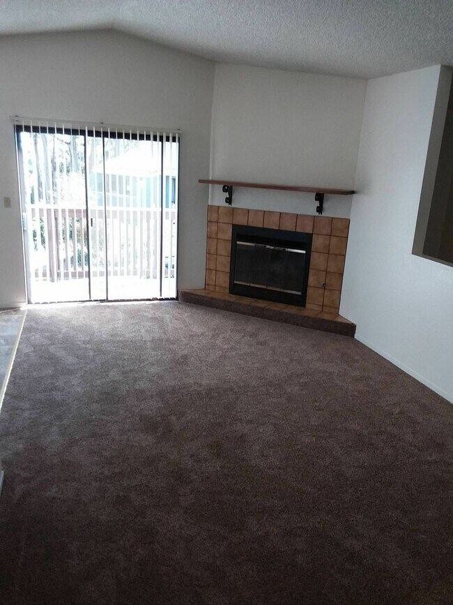 430 Solar Way Unit 430 A, Pismo Beach, CA 93449 Room for Rent in