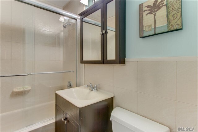 Foto del edificio - 345 E 93rd St