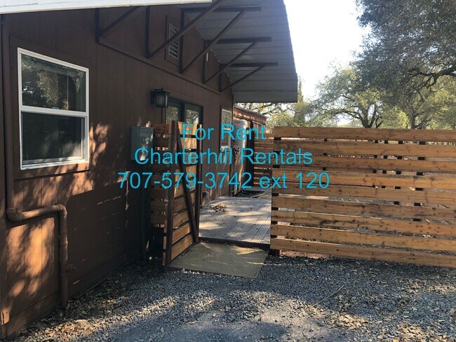 Building Photo - Beautiful, like new granny unit  -- 5 minu...