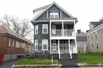 Building Photo - 14 Grove St