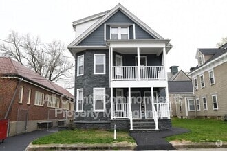 Building Photo - 14 Grove St