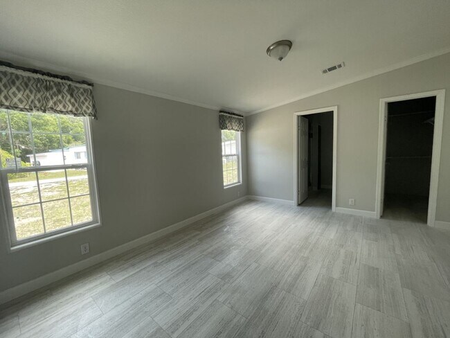 Foto del edificio - 13048 Orange Ave