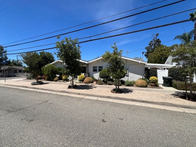 Building Photo - Fabulous 4 Bed 2 Bath One Story Craftsman ...