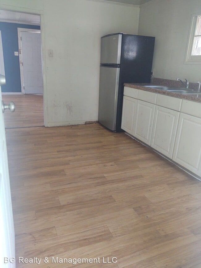 Building Photo - 1 br, 1 bath House - 109 N Charles Campbell