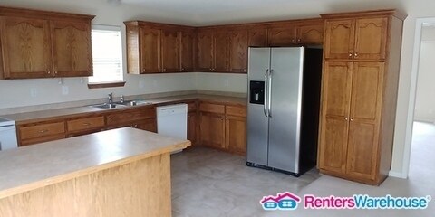Foto del edificio - 3 Bedroom / 2 Bathroom Ranch Home in Raymo...