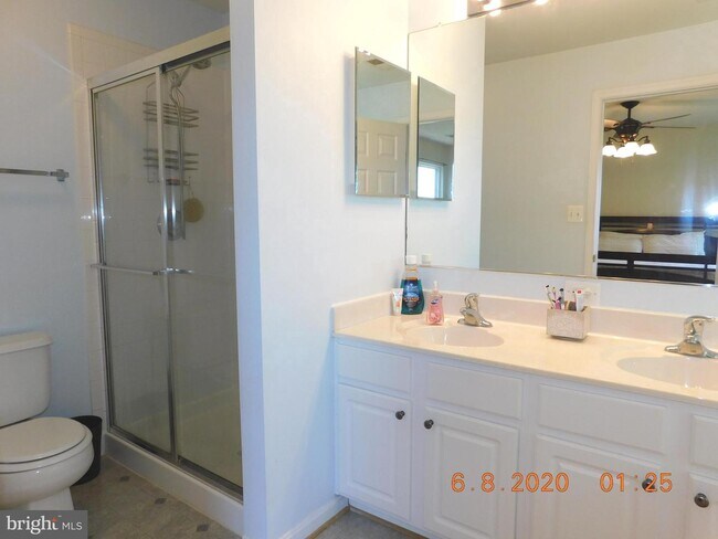 Building Photo - 2289 Forsythia Dr