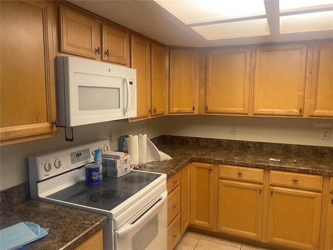 Building Photo - 10951 SW 86th Ct