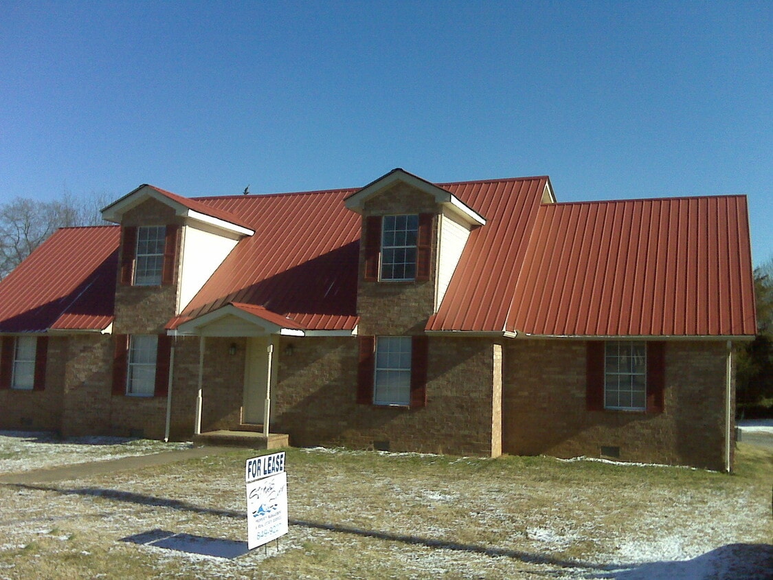 Primary Photo - 2563 Carriage Dr