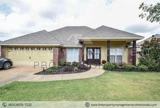 Building Photo - 168 Harvey Cir