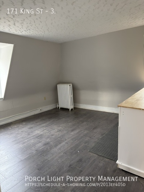 Building Photo - 2 Bedroom in FANTASTIC walkable St. Catharines Location