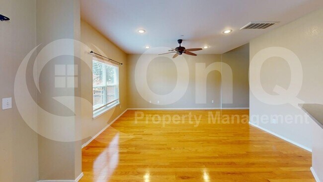Foto del edificio - 9849 Wilkins Way
