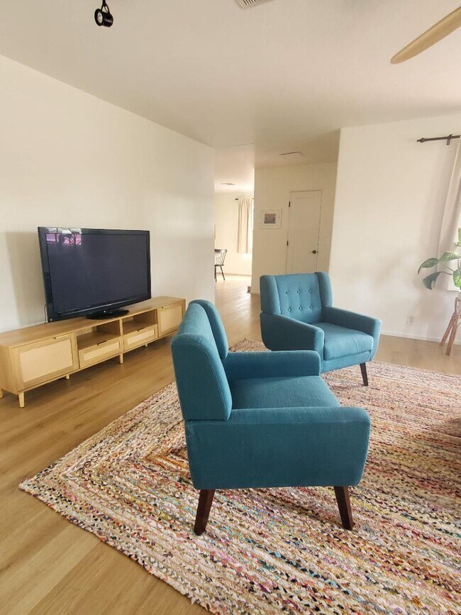 Foto del edificio - 1520 W Encanto Blvd