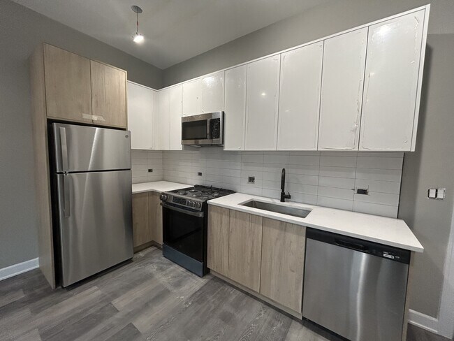 Foto del edificio - 5912 N Nashotah Ave