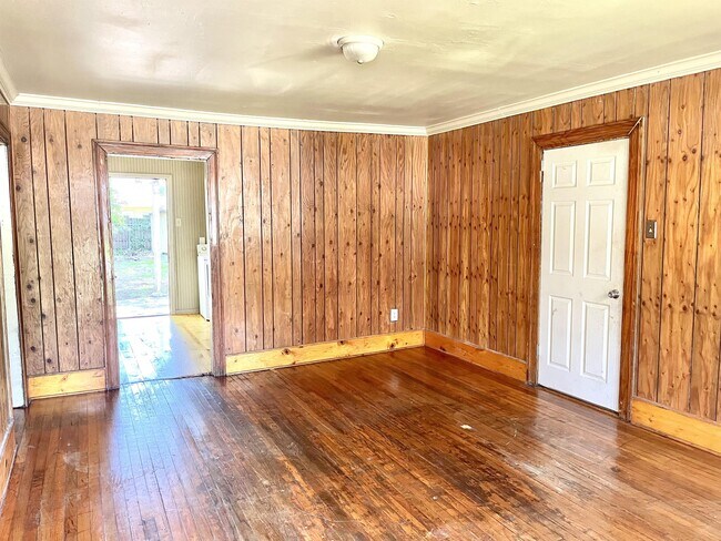 Foto del edificio - 5617 Fairfields Ave