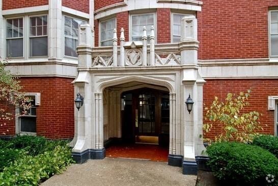 Building Photo - 212 N Oak Park Ave