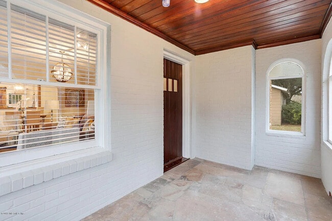 Building Photo - 1096 Willow Branch Ave