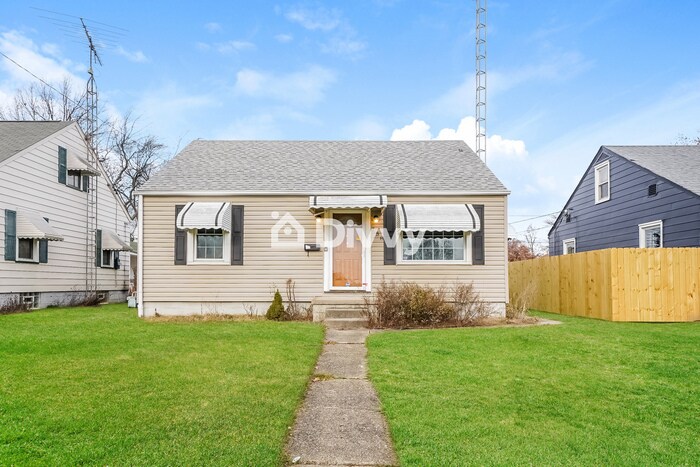 Primary Photo - 758 East College Street